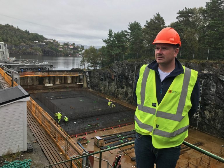 Construction company steps up production of concrete feed barges