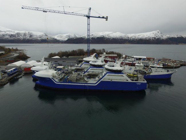 Yards replacing offshore business with aqua-orders