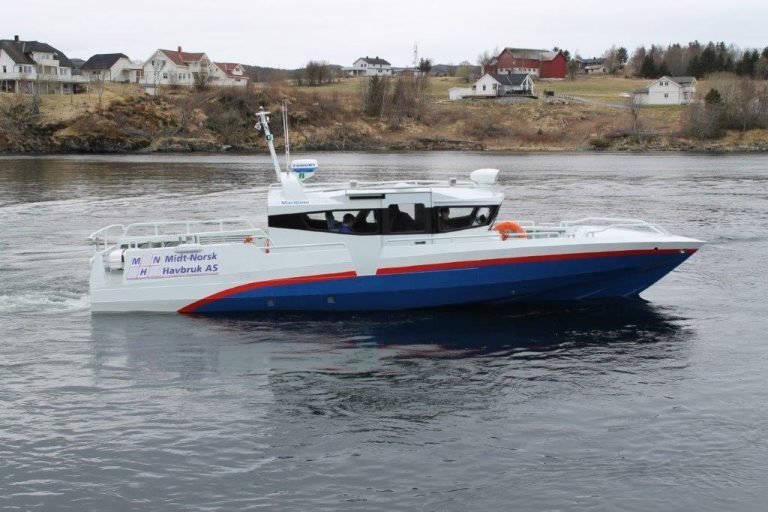 FollaSpeed adds bit of Bond glamour to crew-service