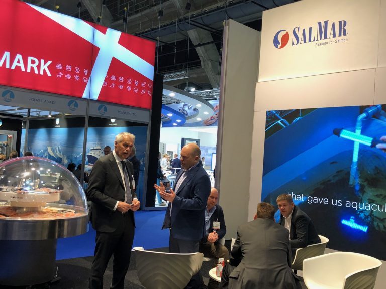 Former SalMar chairman sells €40 million stake