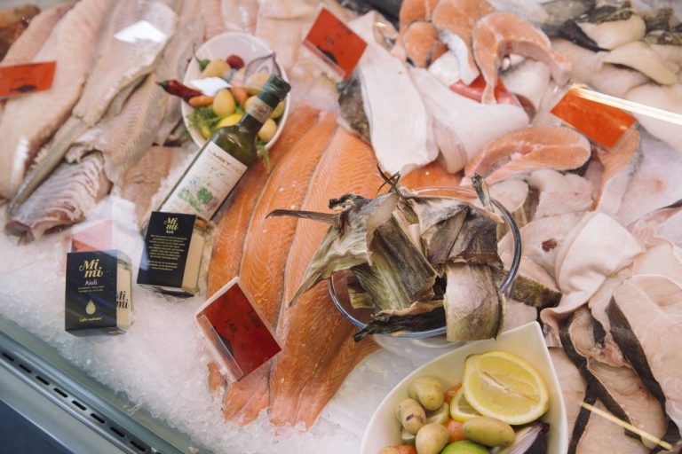 China lowers import duty on more than 250 seafood products