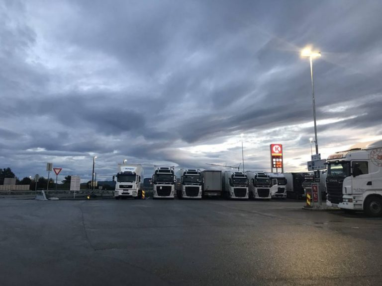 A queue of trailers has toppled salmon prices