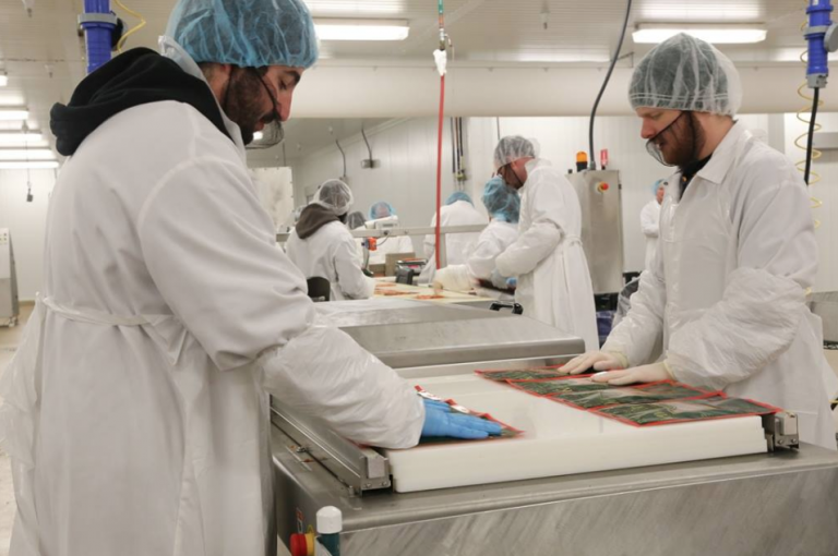 Mowi’s Ducktrap faces lawsuit from consumer advocacy group over “deceptive marketing and advertising of smoked salmon”