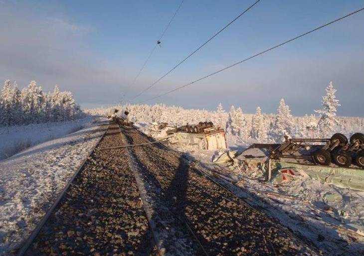Swedish authorities urge people to collect salmon from derailed train – that’s a bad idea, say insurers