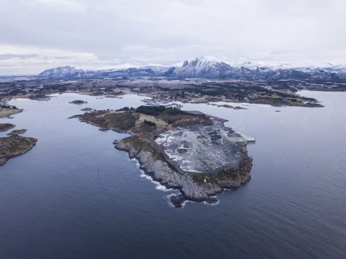 Anlegget skal ligge på Indre Harøy i Fræna. FOTO- Vasco Pinhol