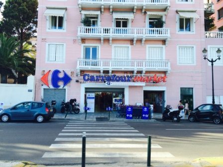 Carrefour-butikk i Ajacccio på Korsika. Foto- Aslak Berge