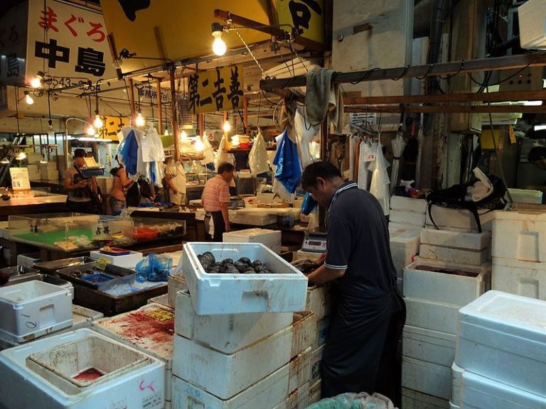 Imported salmon on the rise at Japan’s famed seafood market