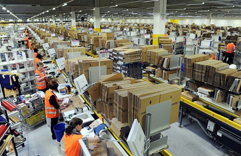 Ordering boom pushes Amazon to hire 75,000 more people