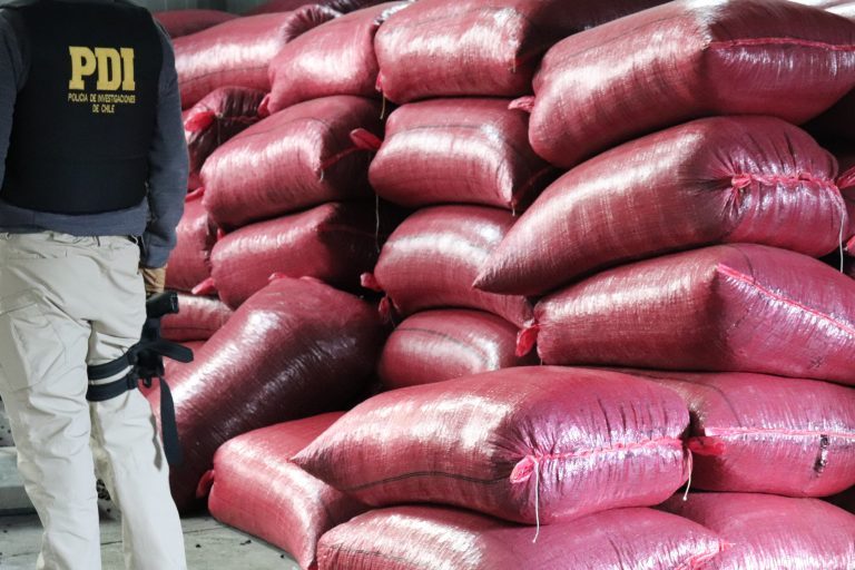 Police trap gang who stole 48 million pesos worth of salmon feed in sting operation