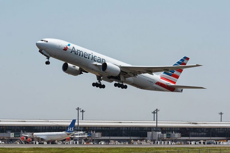 American Airlines resuming Santiago and Miami salmon cargo flights