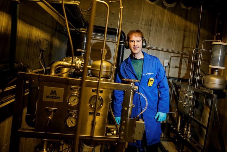 Another piece in place about the salmon’s requirements in closed facilities