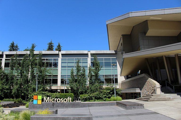 Microsoft: “It is wrong to imply any kind of additional or elevated partner status”