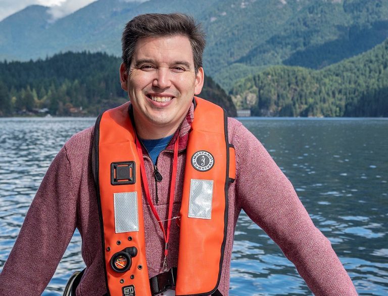 Canada shifts gear on BC open-net salmon farm phase out: “We are beginning the transition now”
