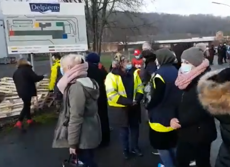 Strikers block 50 tonnes of Labeyrie smoked salmon in cold storage