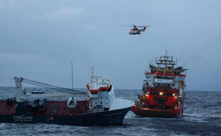 “Eemslift Hendrika” now being towed
