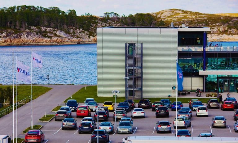 SalMar succesfully raises €270 million in equity