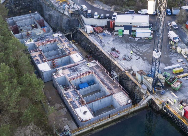 Endúr in breach of covenant for €100m bond