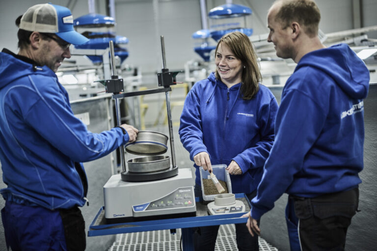 New alliance will specialise in autonomous feeding for land-based farms
