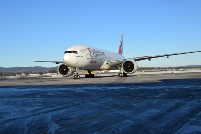 Market turmoil and air freight trouble are hammering the salmon price down by ten percent