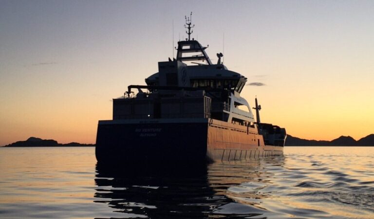 Two Norwegian wellboats celebrate the country’s national day in Russian waters