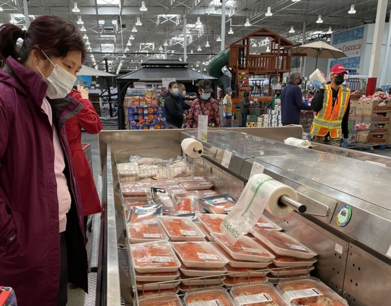 Farmed-versus-wild rhetoric brushed aside in new campaign