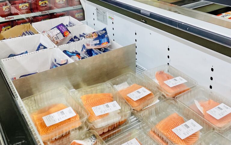 Unit sales of fresh salmon in US decline despite further drop in prices
