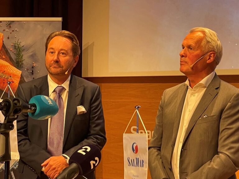 Aker divests SalMar shares following split on offshore aquaculture