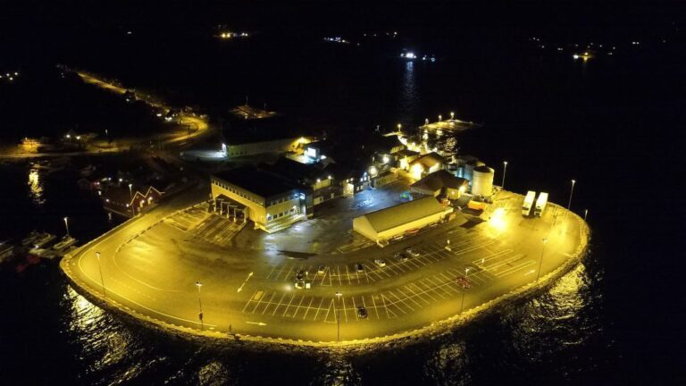 Trade union leader fears for jobs after aquaculture industry halts investments