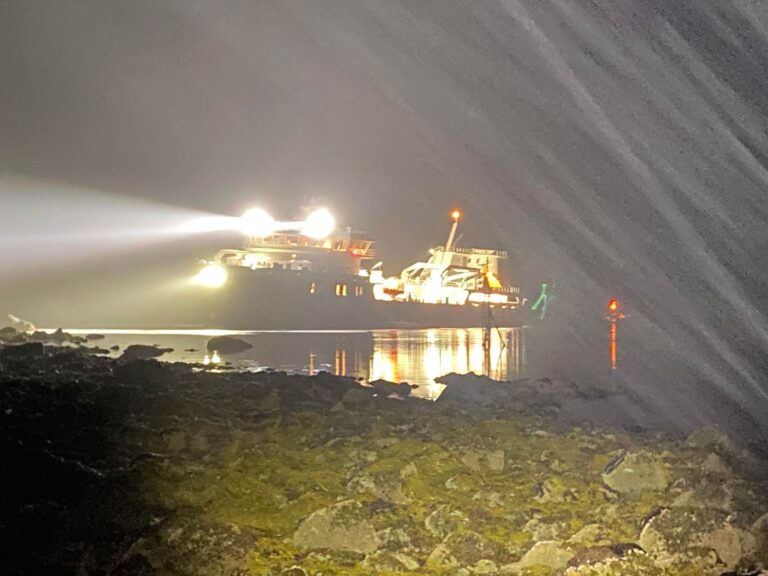 Wellboat loaded with fish ran aground