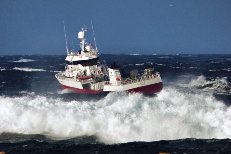 Breaking: Well boat runs aground in Scotland