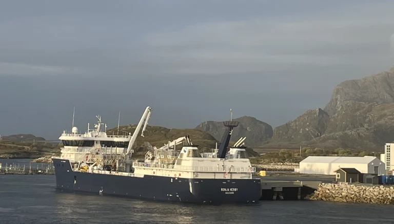 New 91 metre wellboat starts work for Mowi