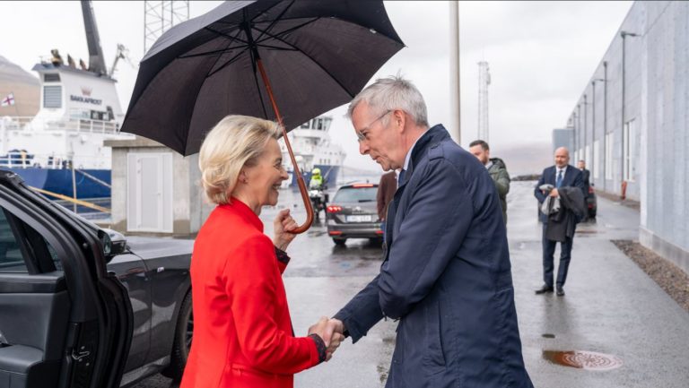Ursula von der Leyen visits Bakkafrost; acknowledges cost of sanctions against Russia