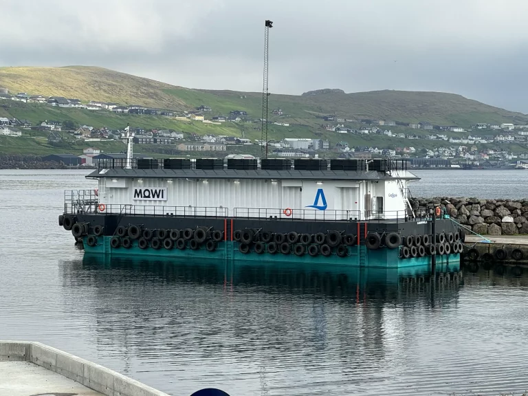GroAqua delivers 1,000-ton feeding barge to Mowi