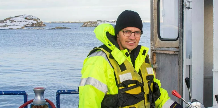 Norwegian salmon giant snaps up family-owned producer