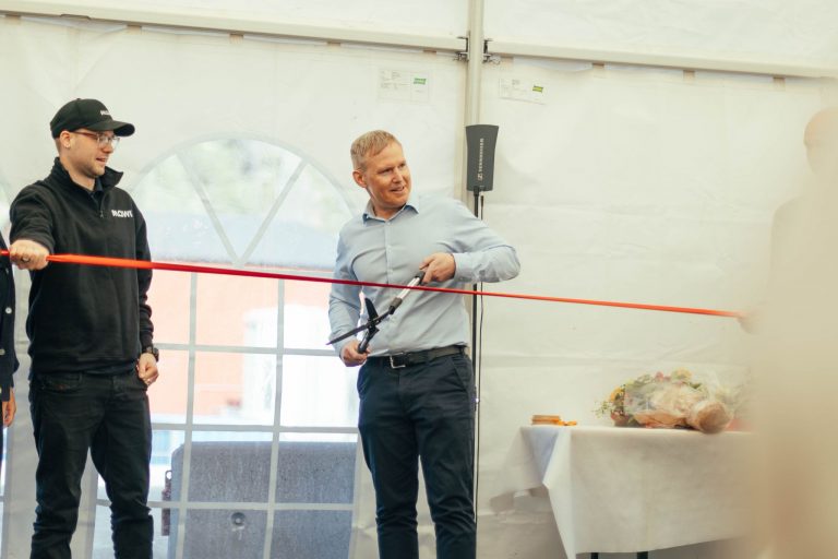 Vindheim warns of regulatory dangers as Mowi unveils $57.6 million new facility