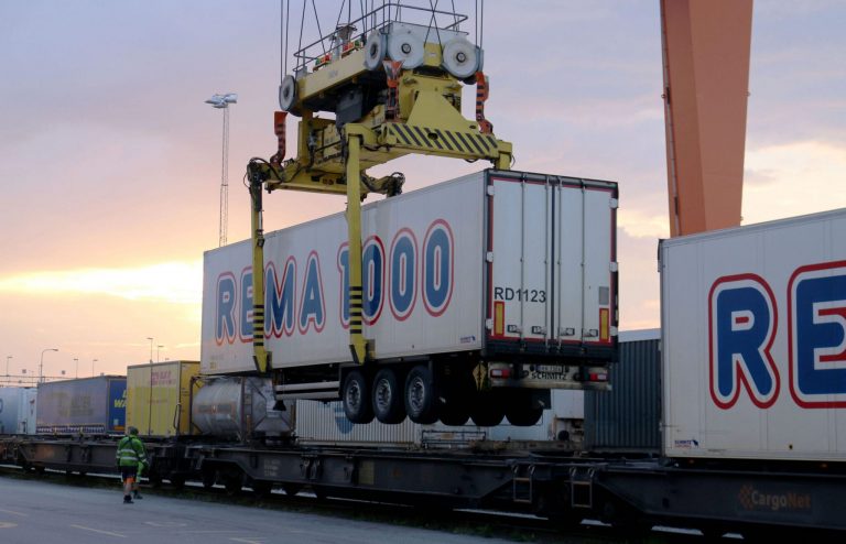 Extensive logistics problems send salmon prices higher