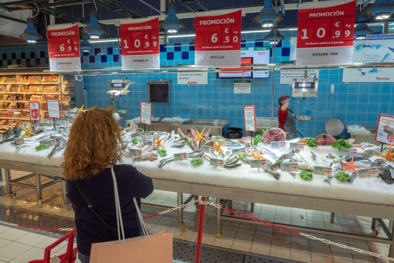 Increased harvest pressure and larger fish push salmon prices down