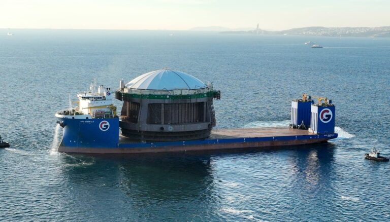 Nordlaks: launches giant floating fish tank with first stocking