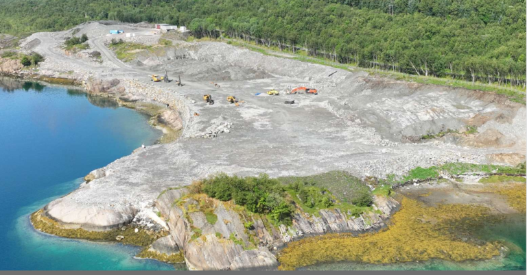 Lovundlaks: owner targets large-smolt expansion with Rødøy site acquisition.